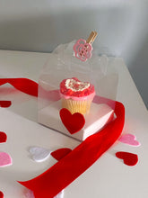 Load image into Gallery viewer, Vintage Piped Cupcakes (lambeth)