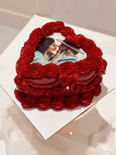 Load image into Gallery viewer, Valentine’s Mini Heart Cakes