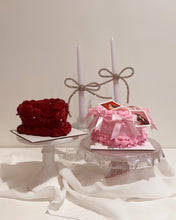 Load image into Gallery viewer, Valentine’s Mini Heart Cakes